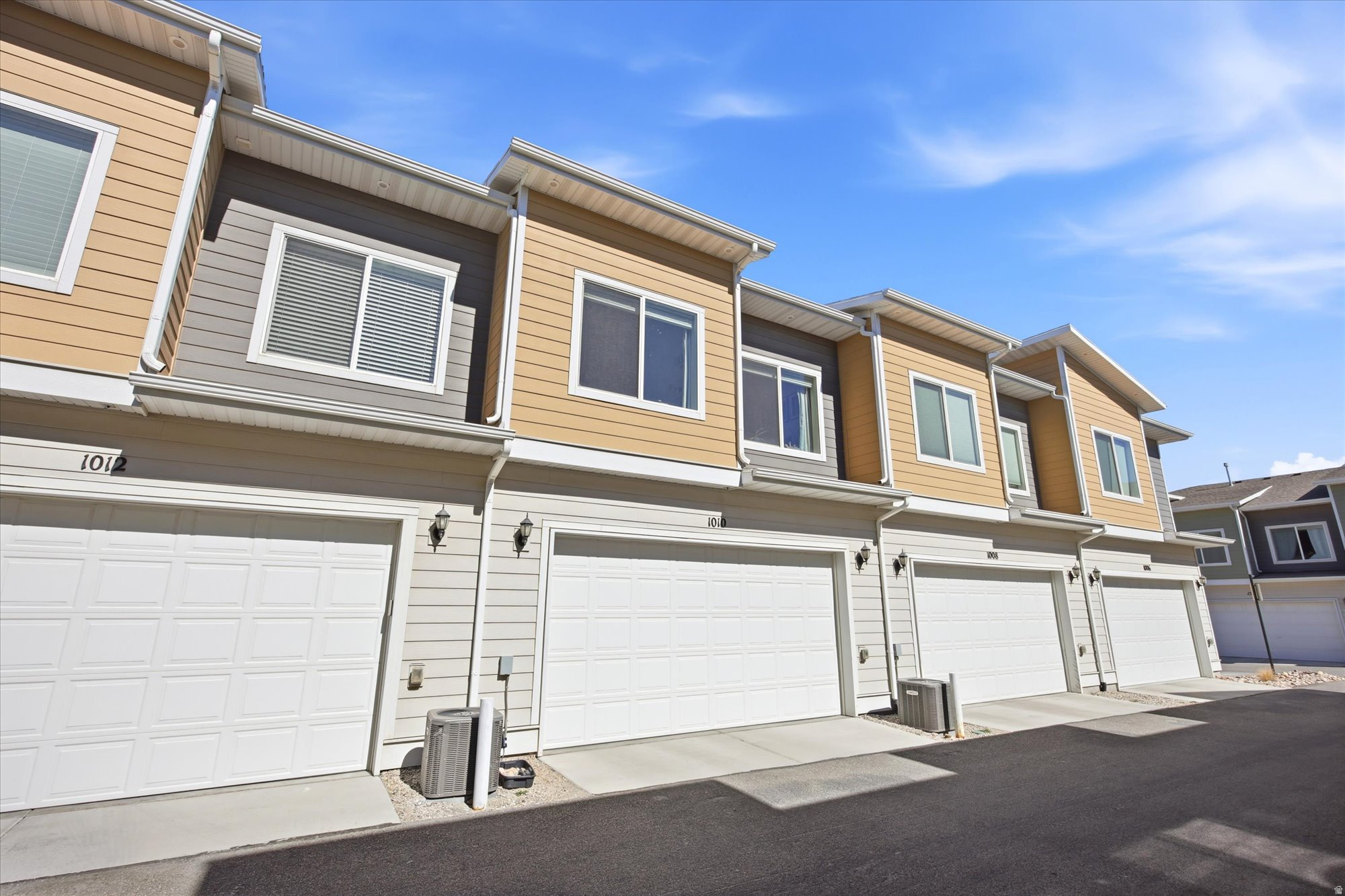 VILLAGE - Residential