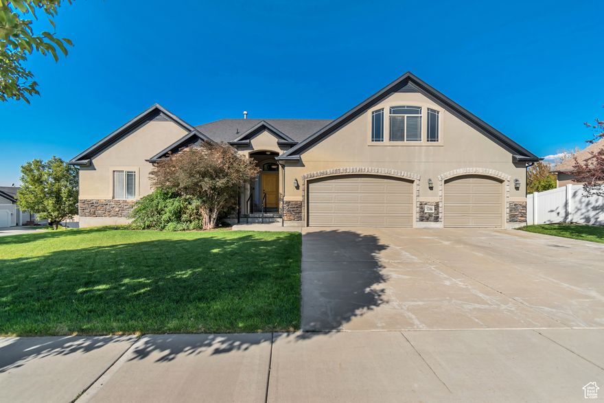 Amazing Unobstructed Views of Salt Lake County. Open floor plan with a big great room design, vaulted ceilings with full daylight basement with walkout. Huge bonus room with separate bath.  Spacious 3 car garage, rare .32 acre lot in Rose Crest. Must see!