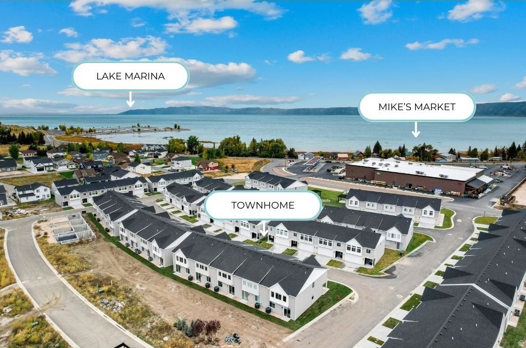 PARADISE PARKWAY - Residential