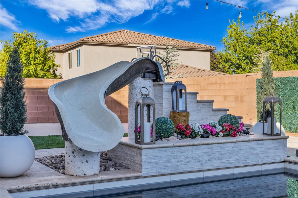 COYOTE SPRINGS - Residential