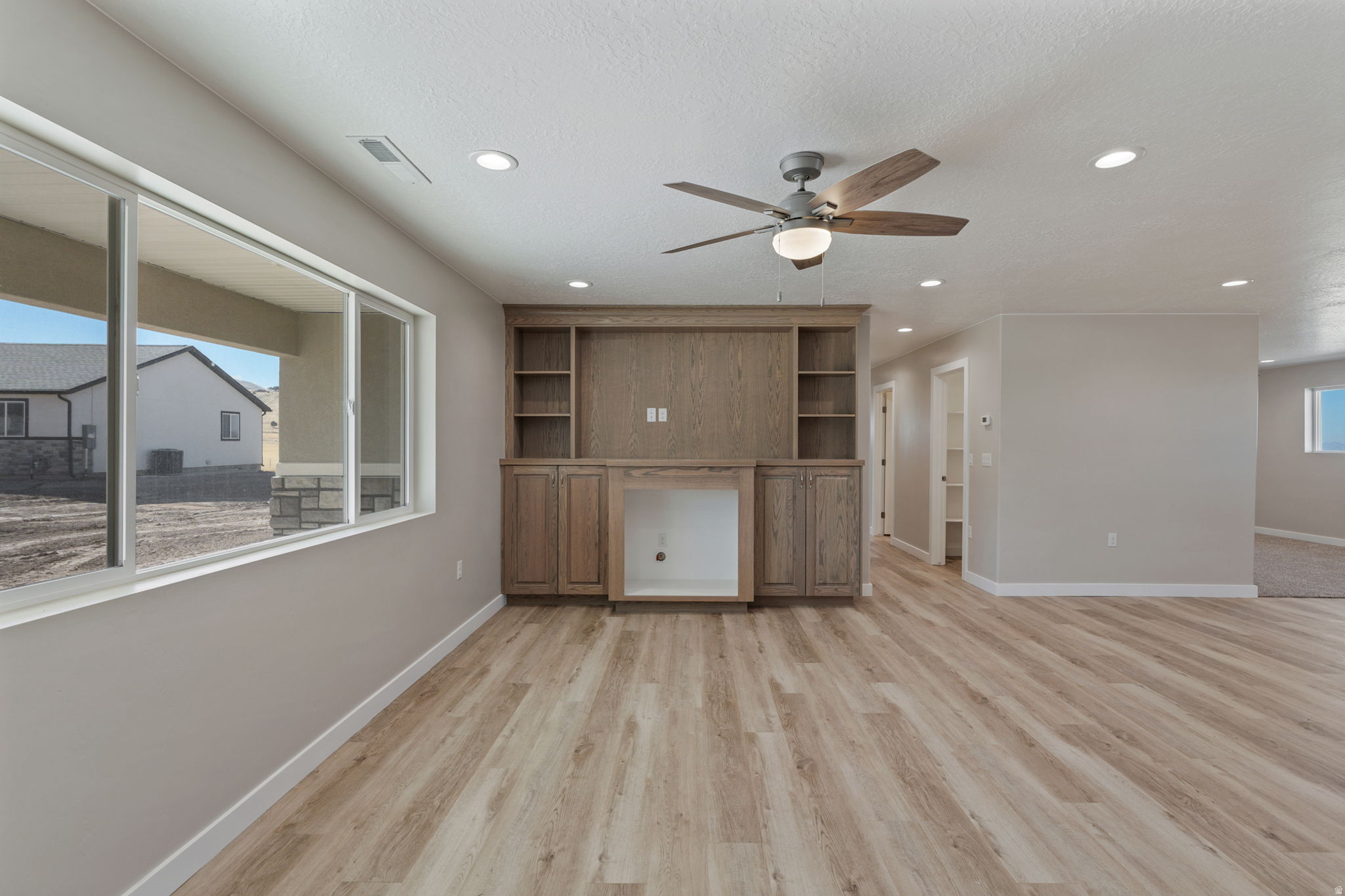 OAK MEADOW III - Residential