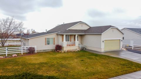 Photo of 397 TRIPLE CROWN WAY, Grantsville, UT 84029 (MLS # 2124293)
