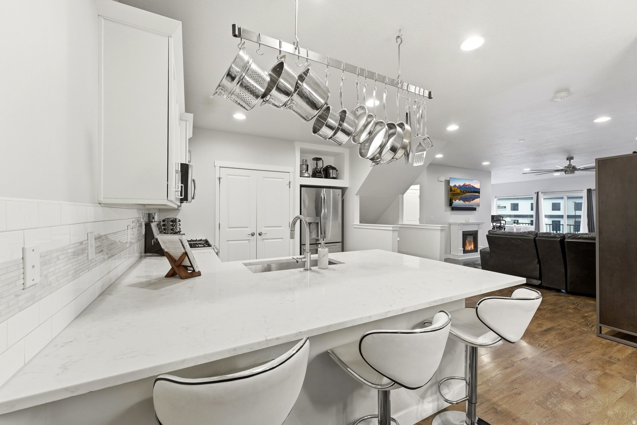 AVENUES  AT THE STATION - Residential