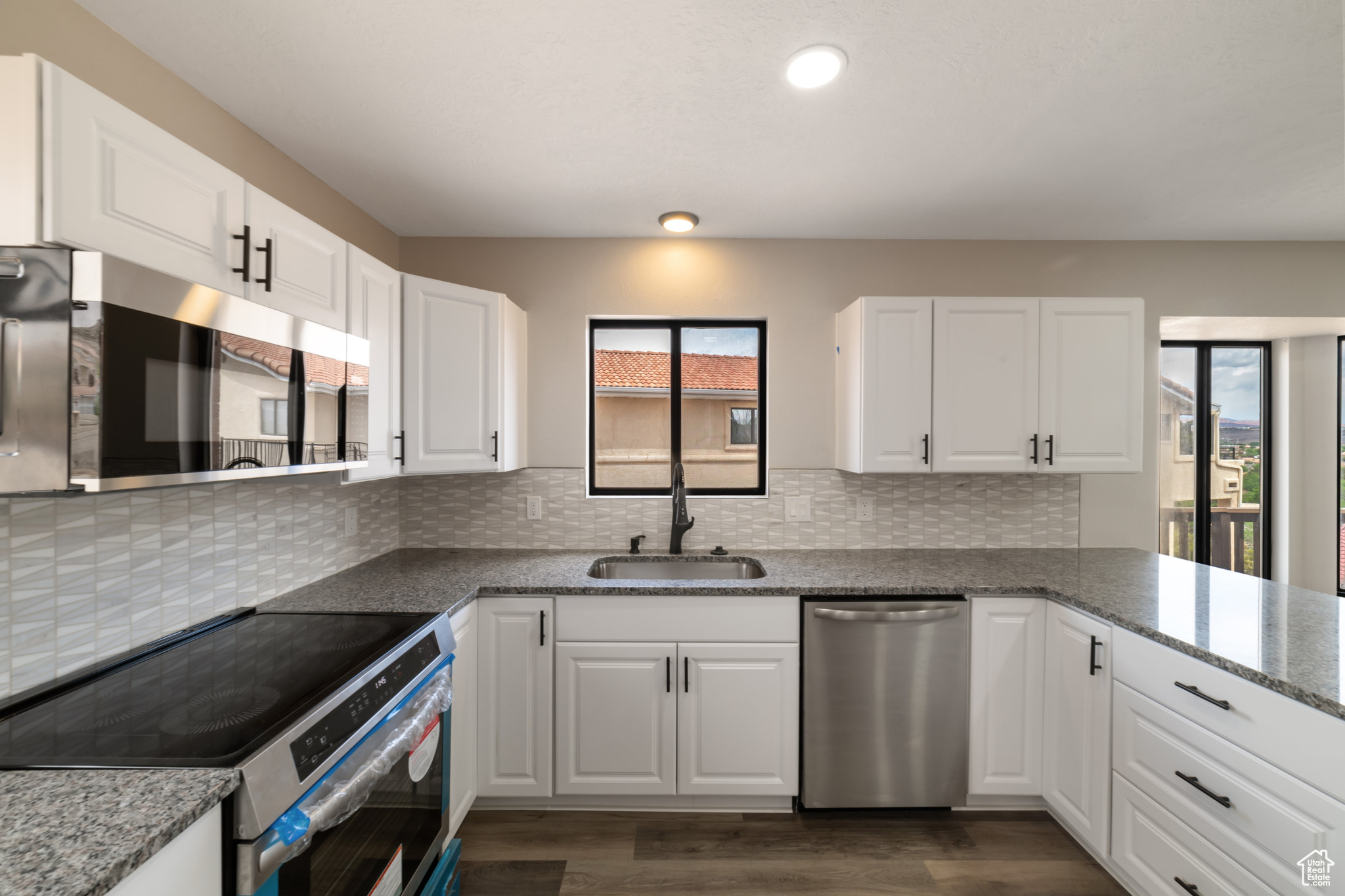 2283 S Calanus Cir, Saint George, Utah image 9