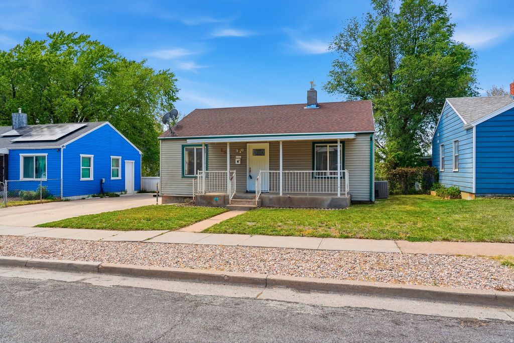 Photo of 1911 BRINKER AVE, Ogden, UT 84401 (MLS # 2153702)