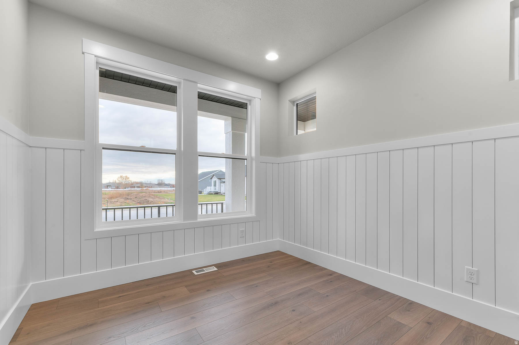 LEGACY PARK EST 205 - Residential