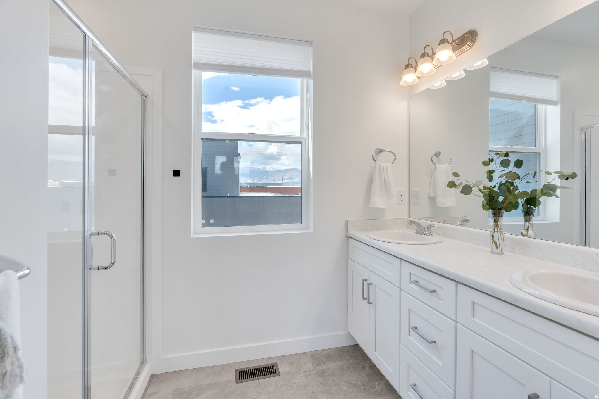 DAYBREAK - Residential