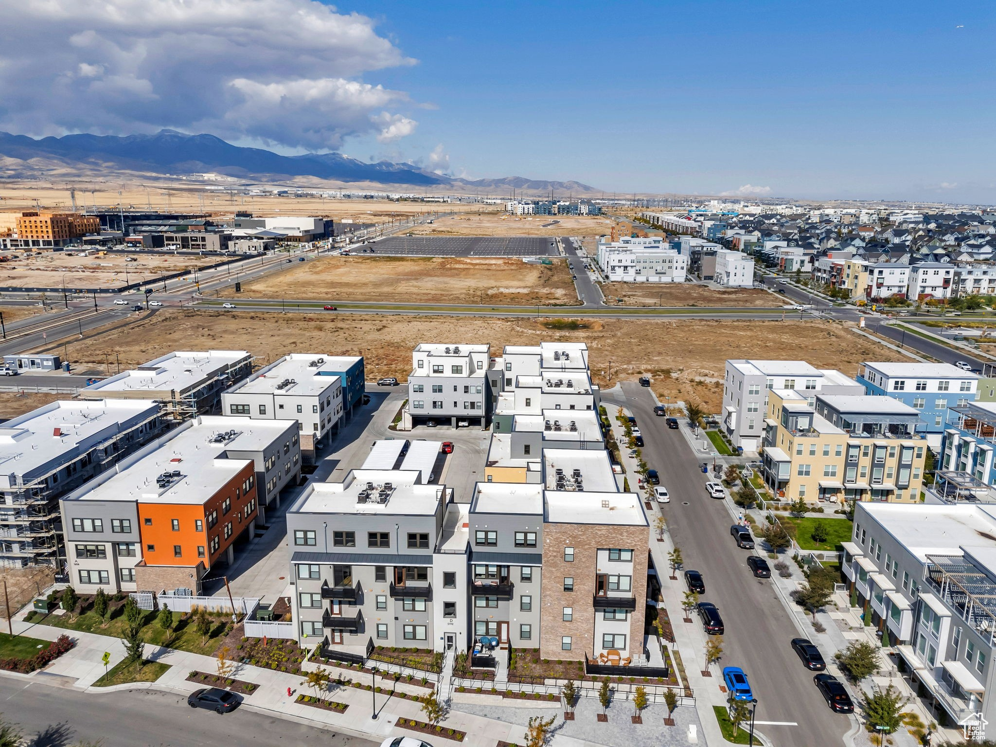 DAYBREAK - Residential