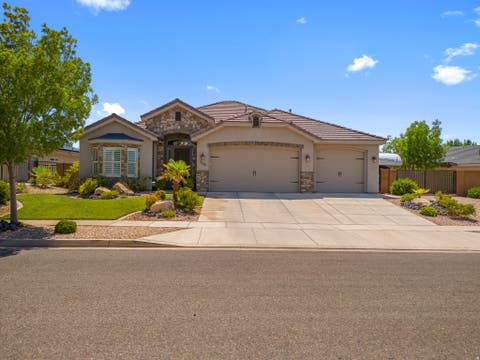 Homes For Sale - 756 N Sage Creek Cir<br/> Washington, UT 84780