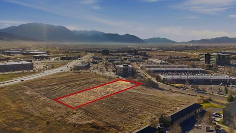 Photo of 2100 W SAM WHITE LN, Pleasant Grove, UT 84062 (MLS # 2146257)