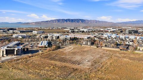 Tiny photo for 2100 W SAM WHITE LN, Pleasant Grove, UT 84062 (MLS # 2146257)