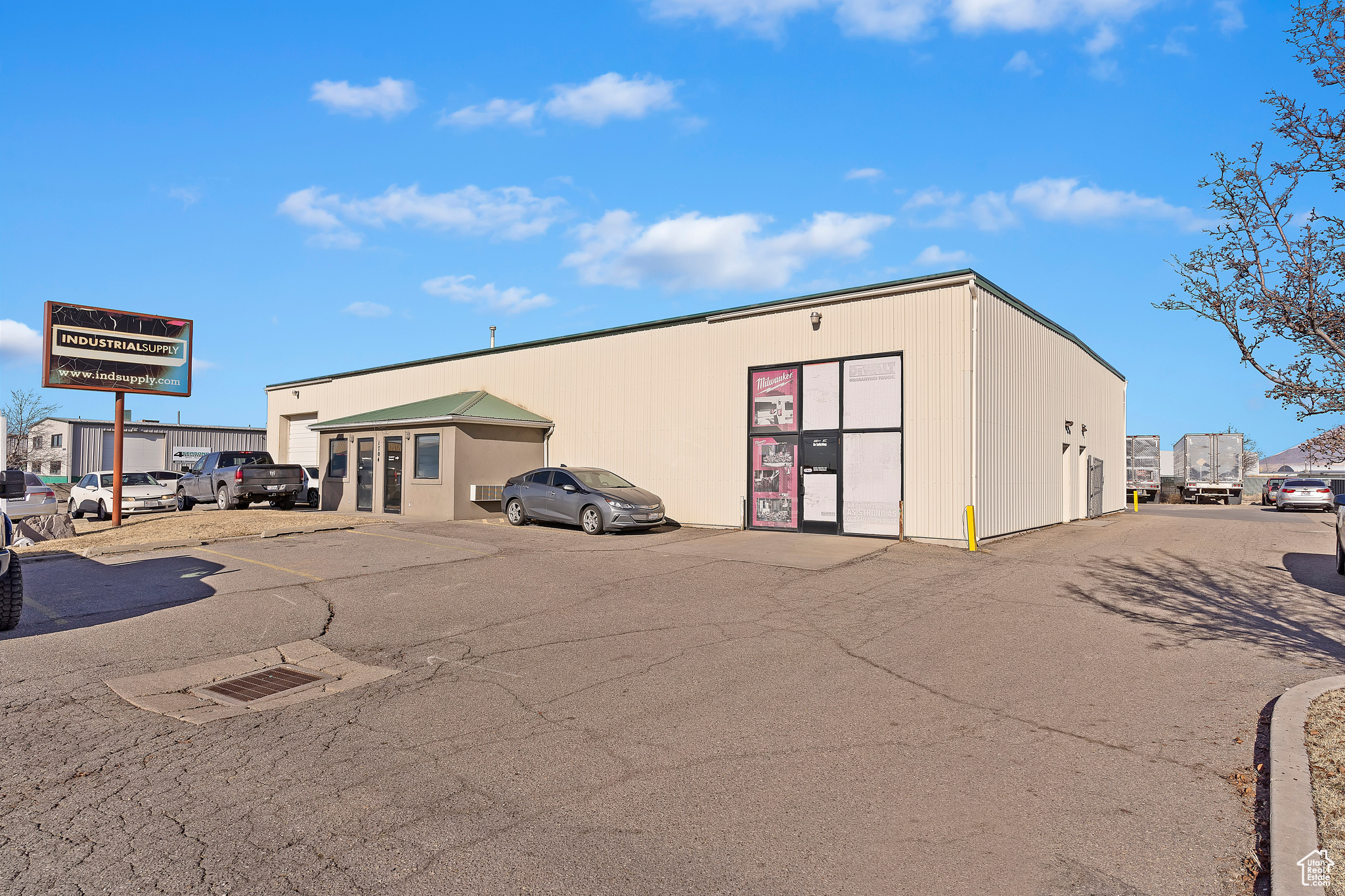 OGDEN INDUSTRIAL PARK - Commercial Lease