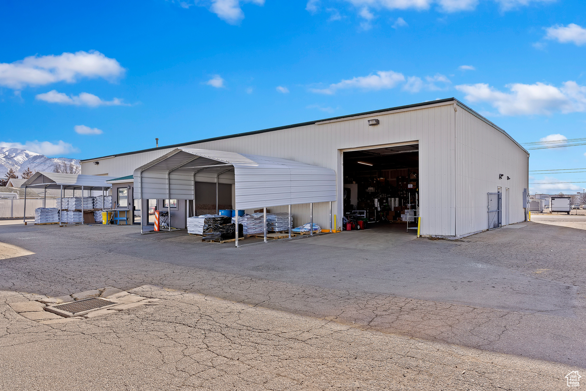 OGDEN INDUSTRIAL PARK - Commercial Lease