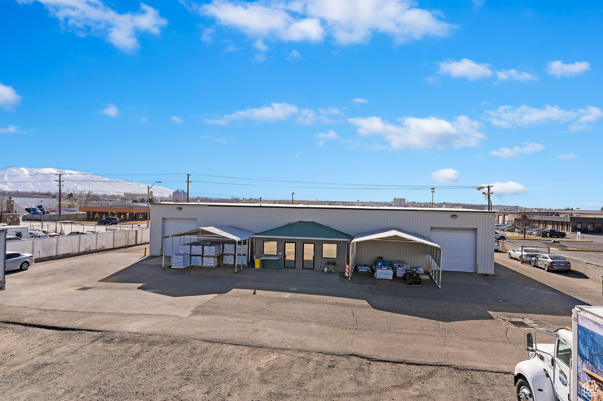 OGDEN INDUSTRIAL PARK - Commercial Lease