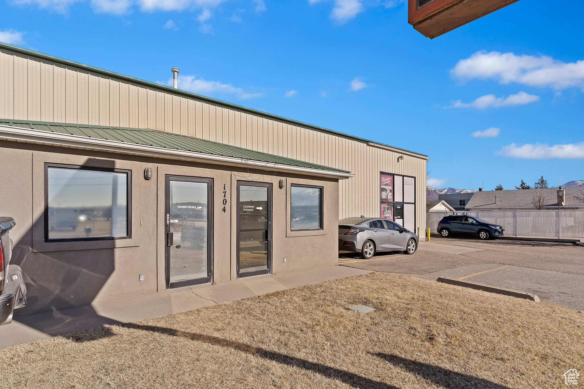 OGDEN INDUSTRIAL PARK - Commercial Lease