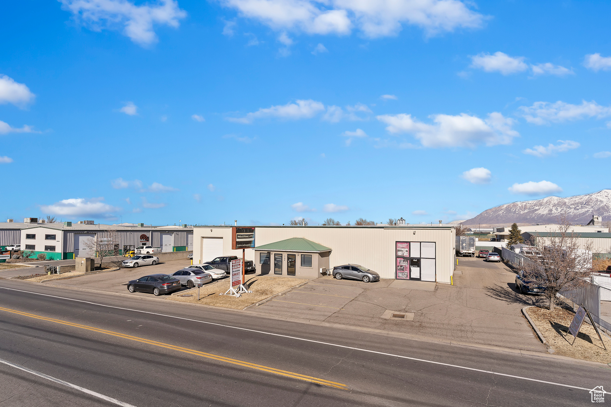 OGDEN INDUSTRIAL PARK - Commercial Lease