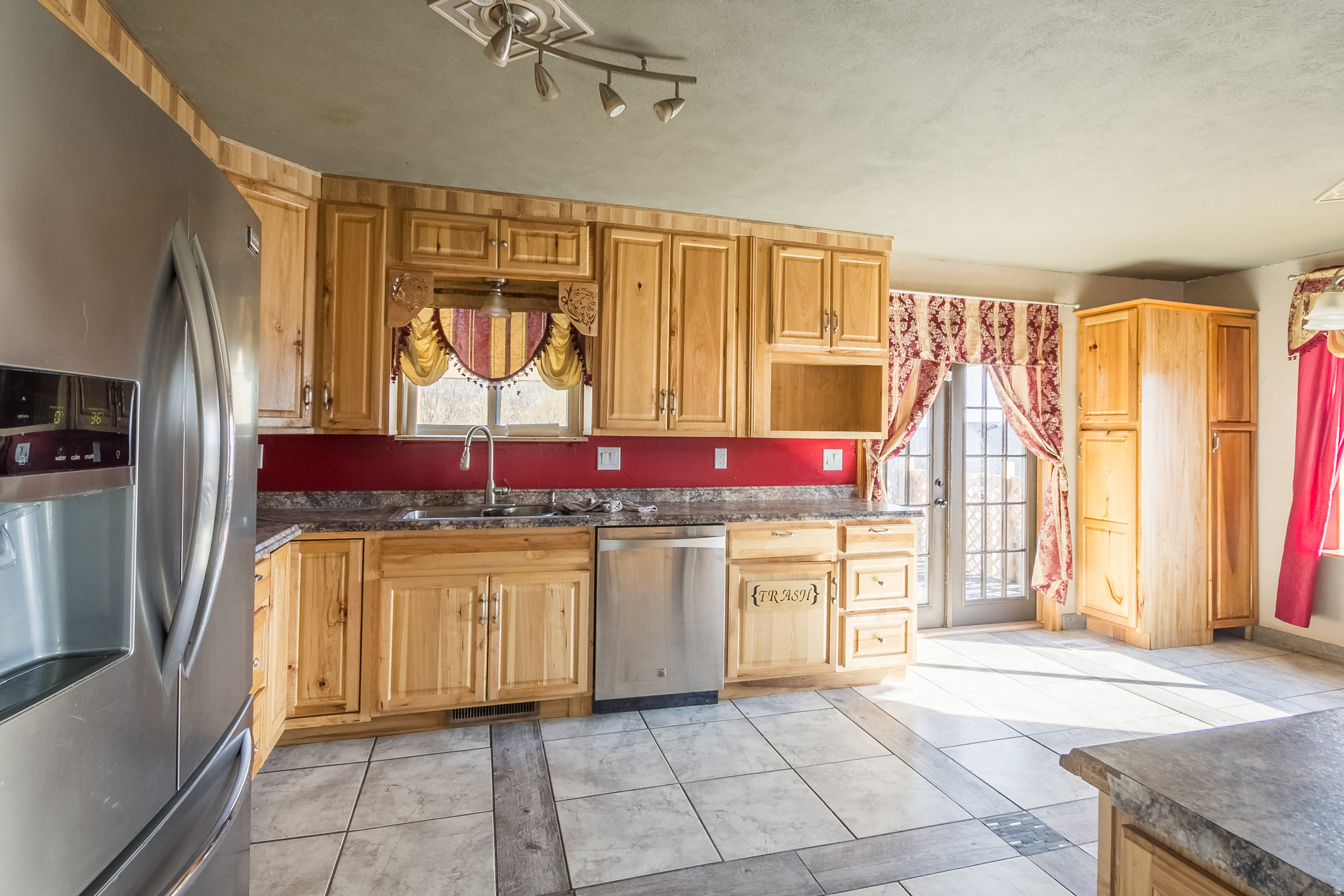 PAINTED HILLS ESTATES SUBDIVISION - Residential