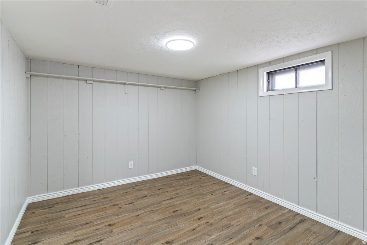 CHIMES VIEW ACRES - Residential