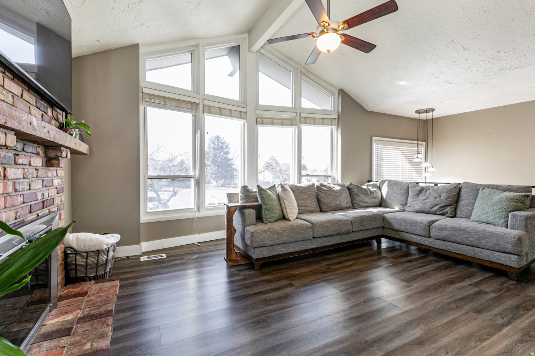 QUAIL HOLLOW - Residential