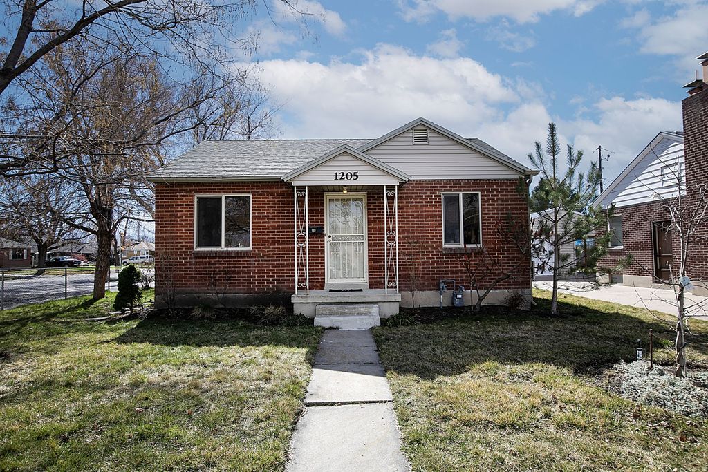 Photo of 1205 W 900 N, Salt Lake City, UT 84116 (MLS # 2143167)