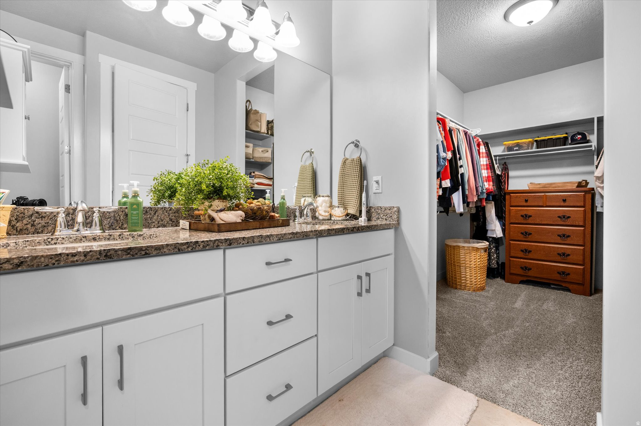 MONTEREY EST 412 - Residential