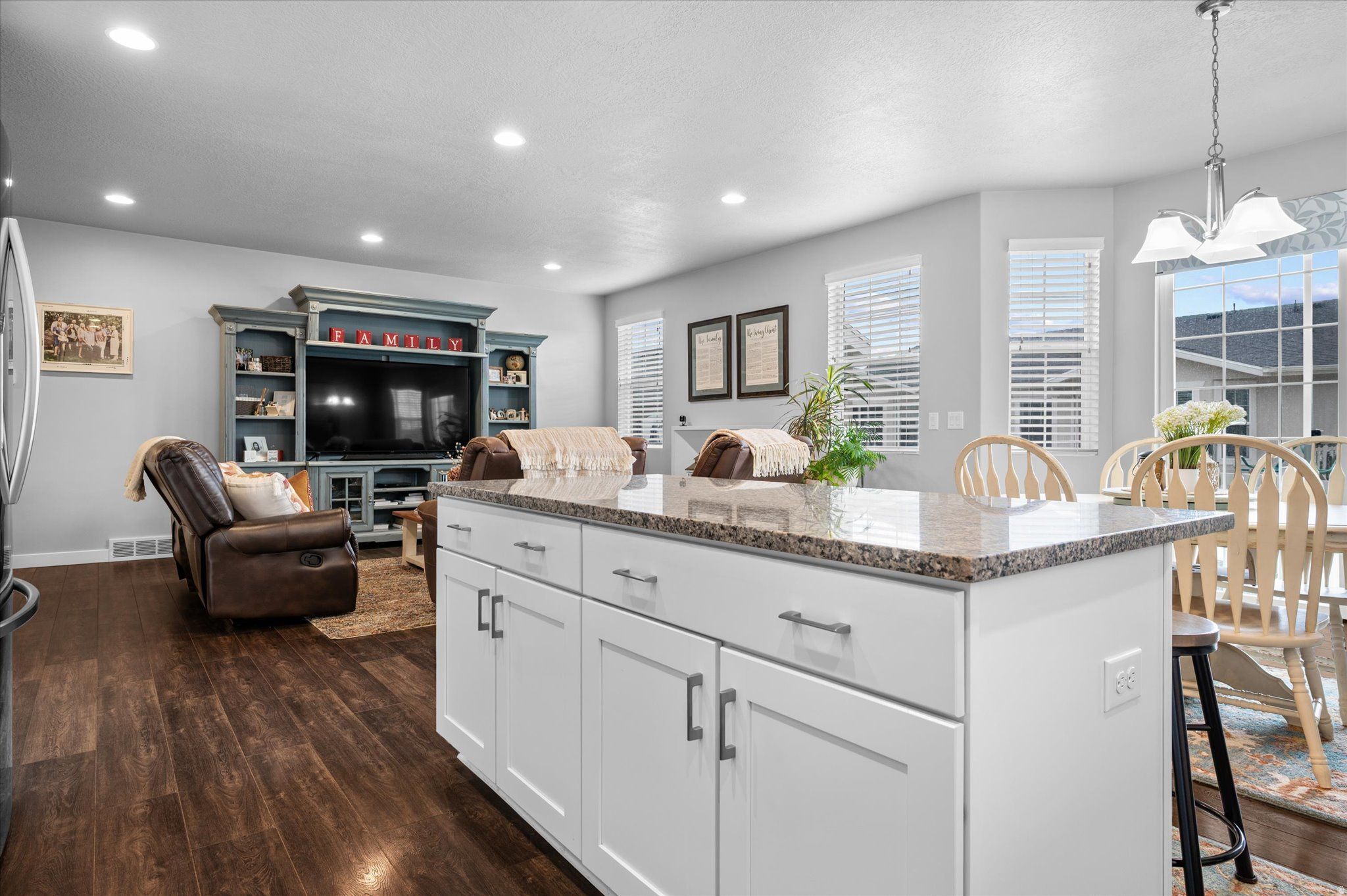 MONTEREY EST 412 - Residential