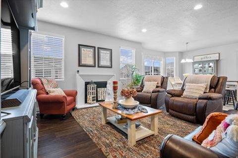 Tiny photo for 1443 W 550 S, Syracuse, UT 84075 (MLS # 2138063)