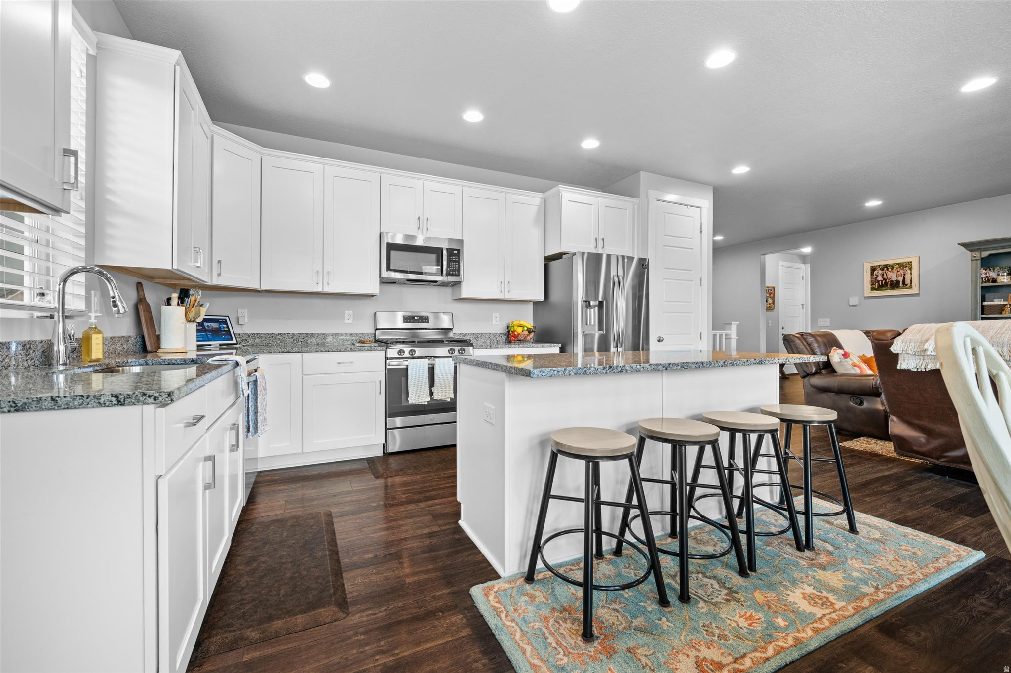 MONTEREY EST 412 - Residential