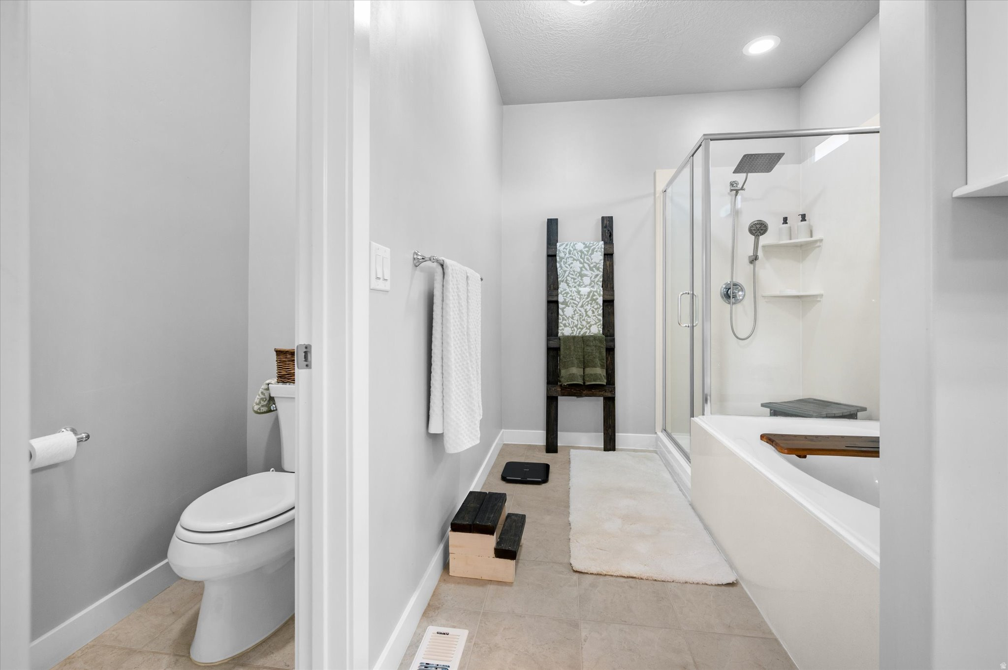 MONTEREY EST 412 - Residential