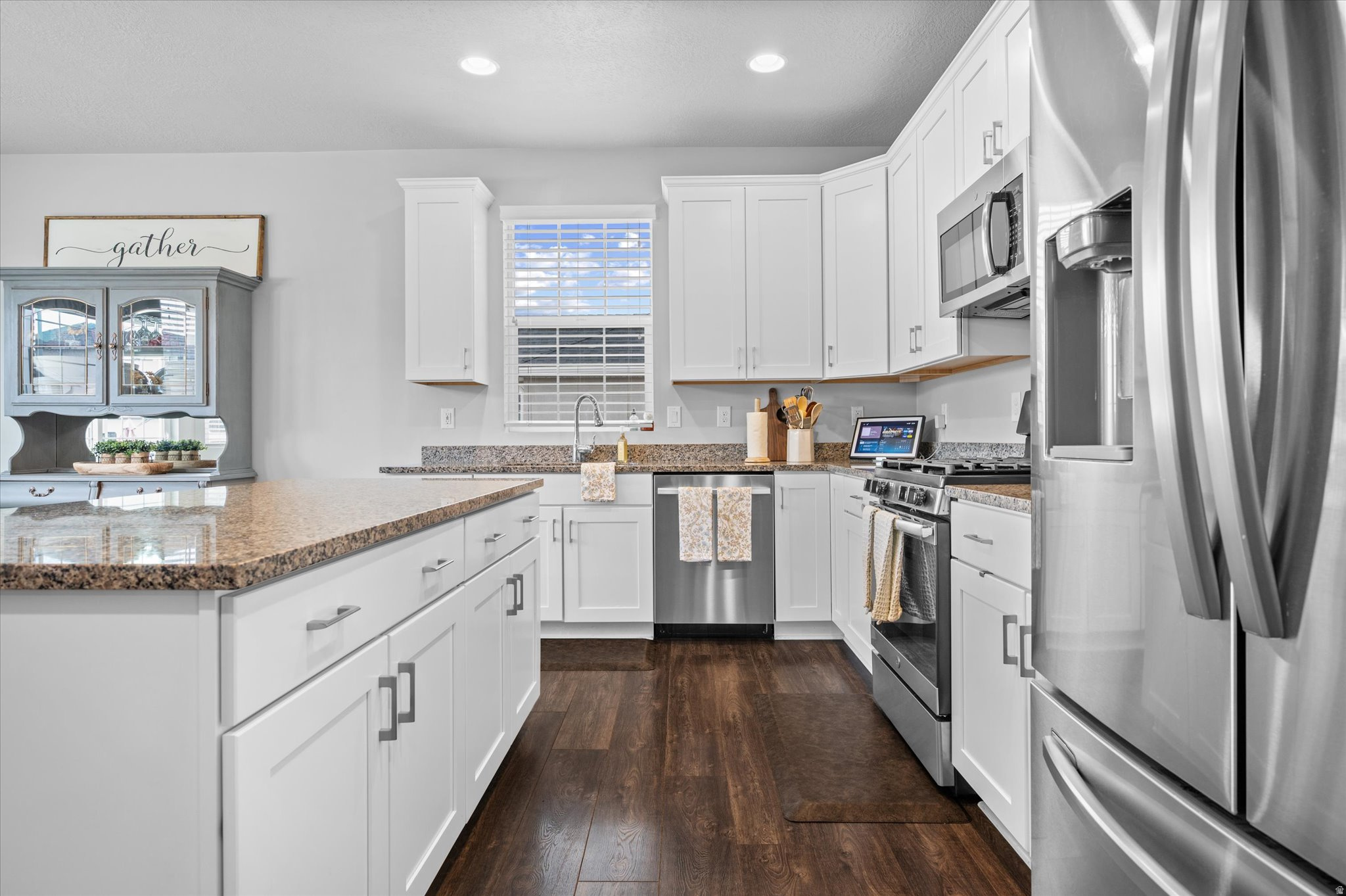 MONTEREY EST 412 - Residential