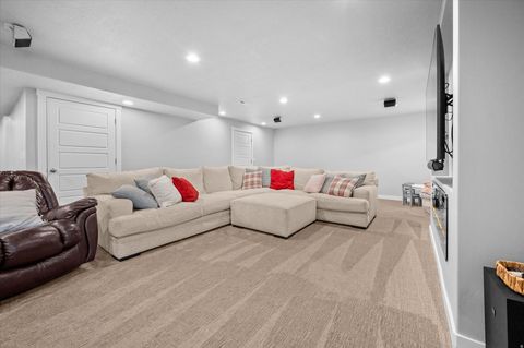 Tiny photo for 1443 W 550 S, Syracuse, UT 84075 (MLS # 2138063)