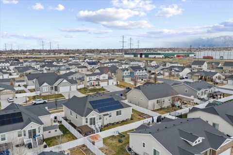 Tiny photo for 1443 W 550 S, Syracuse, UT 84075 (MLS # 2138063)