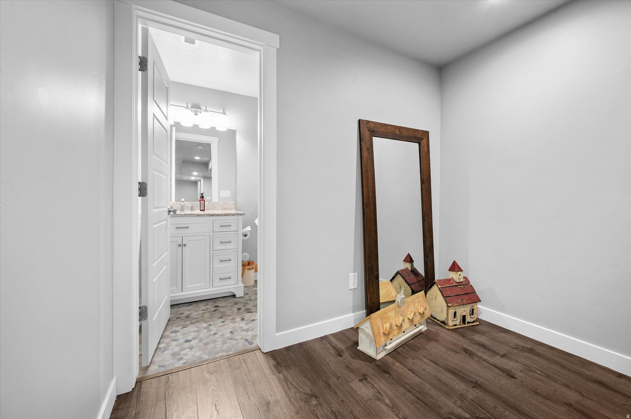 MONTEREY EST 412 - Residential