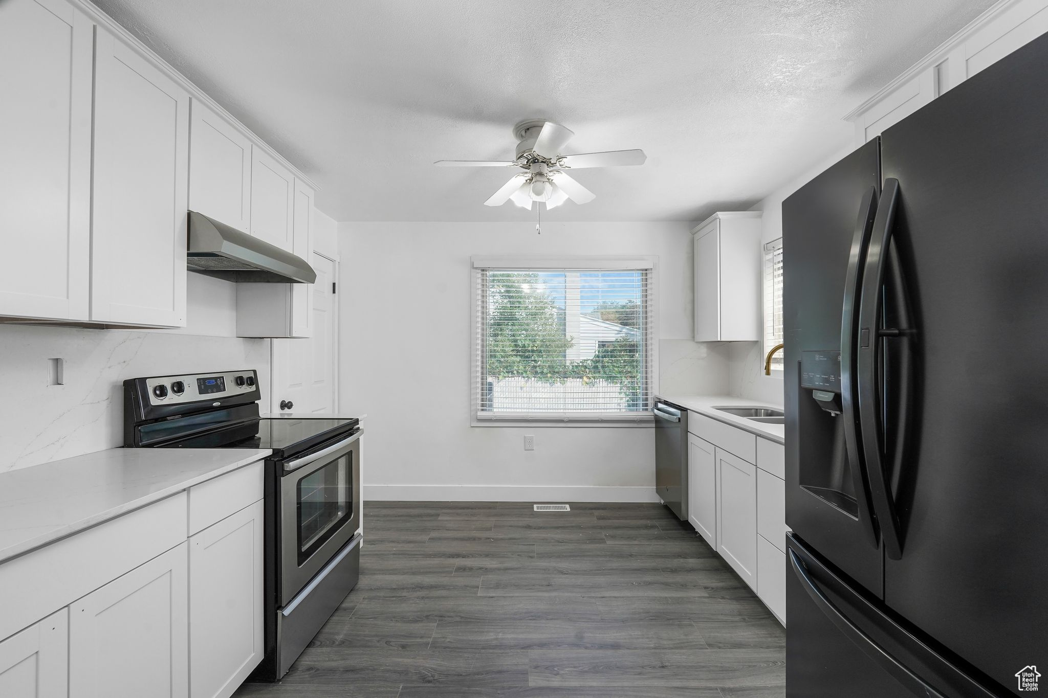 KEARNS TOWNSITE - Residential