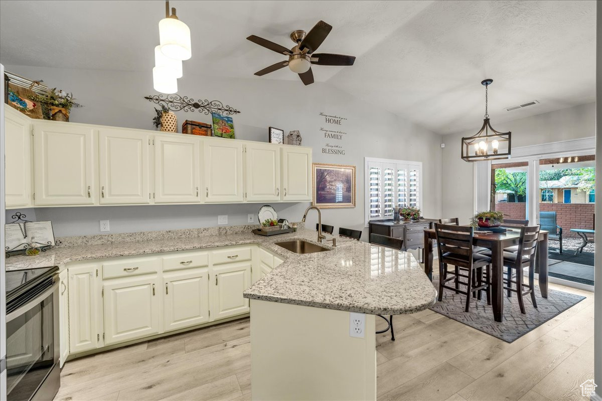 544 S Fiesta Dr, Ivins, Utah image 5