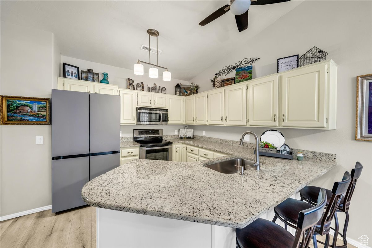 544 S Fiesta Dr, Ivins, Utah image 4