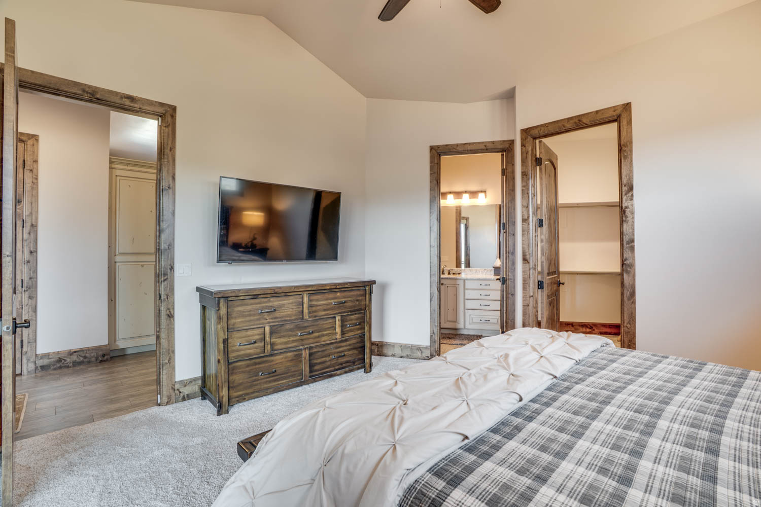 CROSSINGS AT LAKE CR - Residential