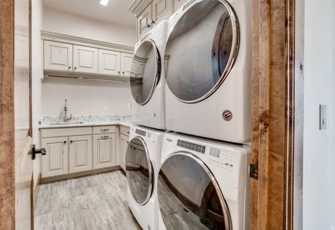 Tiny photo for 3203 E KINGS CREST CT, Heber City, UT 84032 (MLS # 2147656)