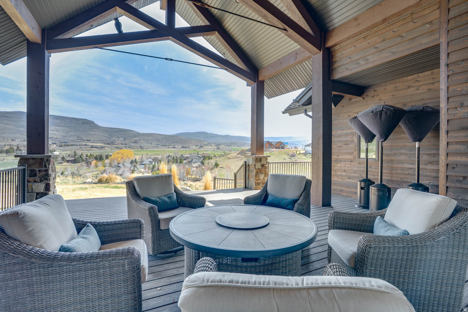 CROSSINGS AT LAKE CR - Residential