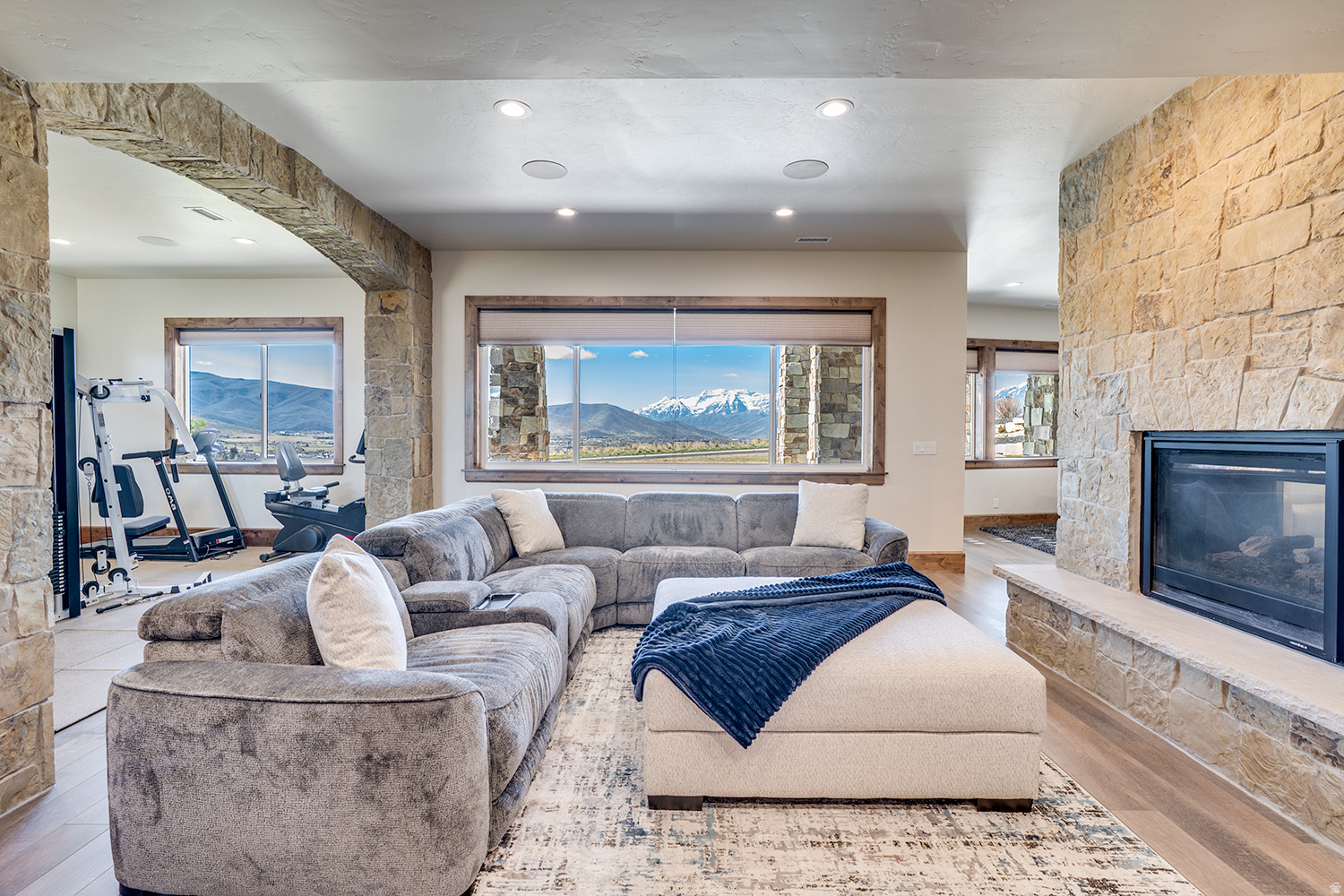 CROSSINGS AT LAKE CR - Residential