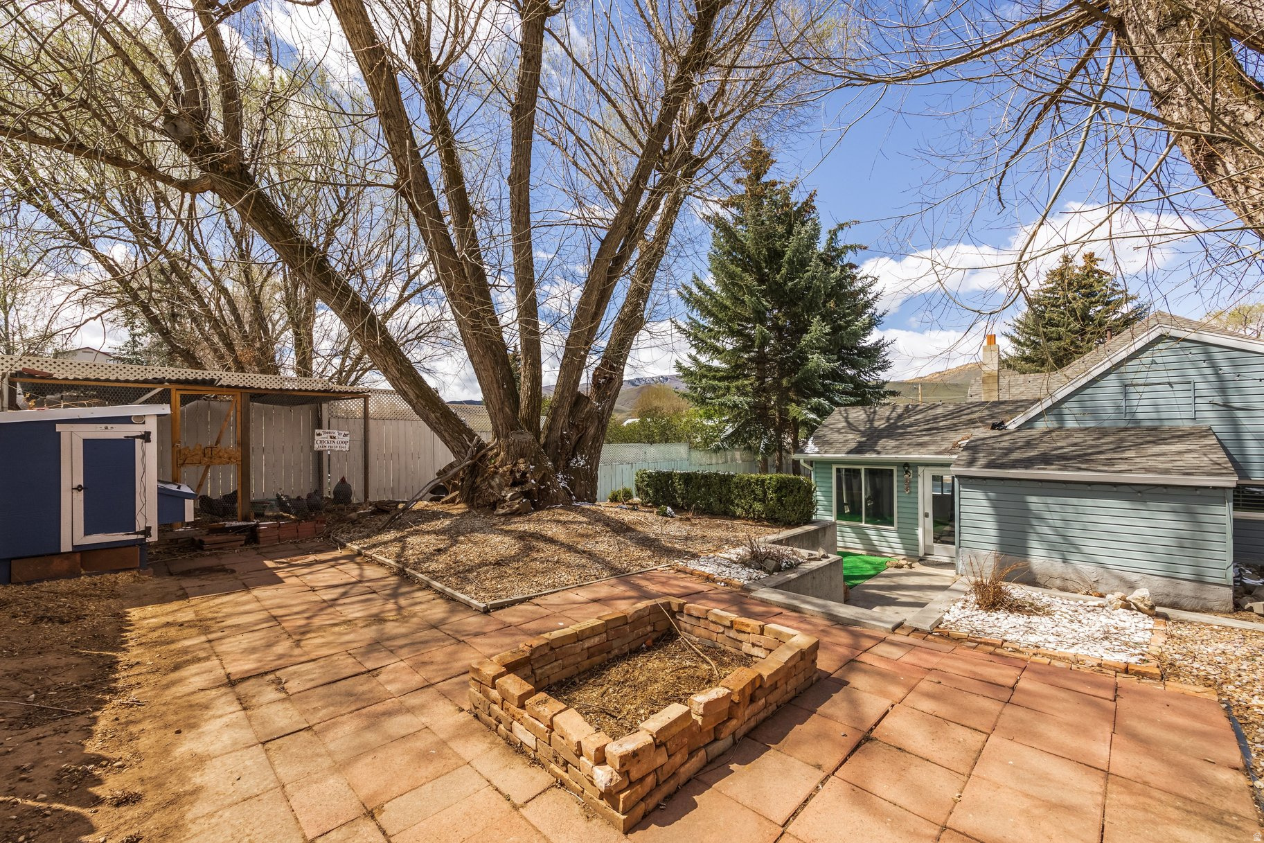 NORTH SUMMIT - Residential