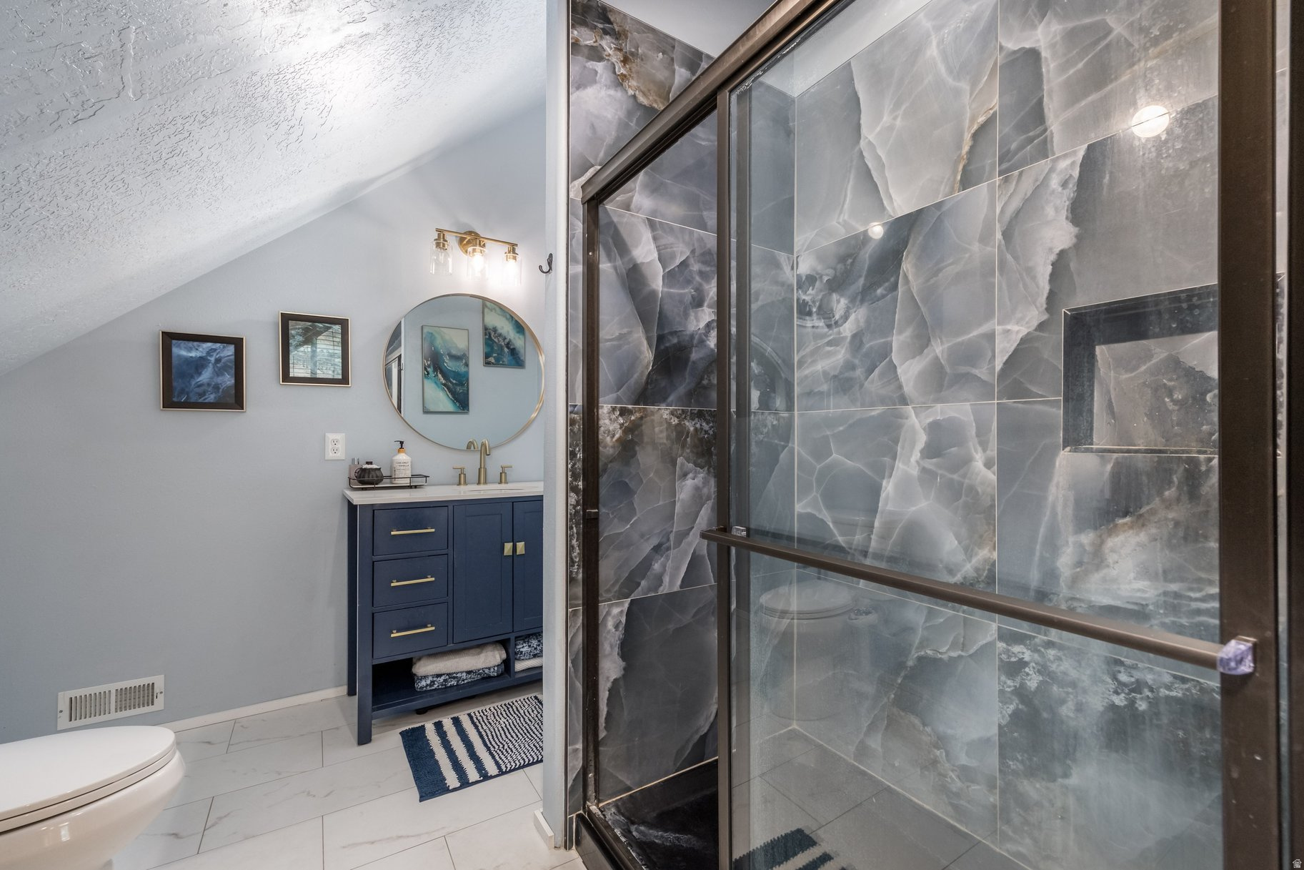 NORTH SUMMIT - Residential