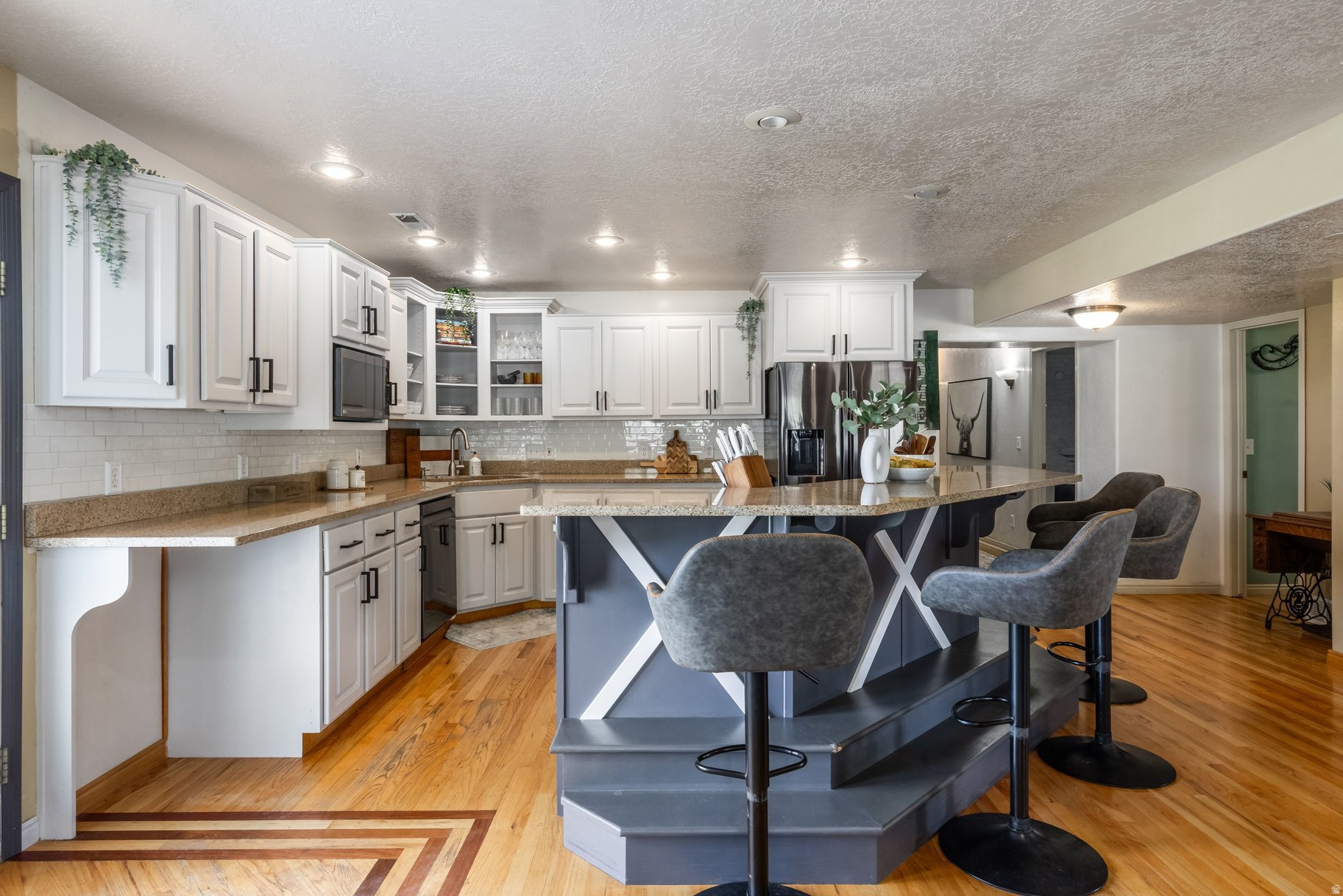 NORTH SUMMIT - Residential