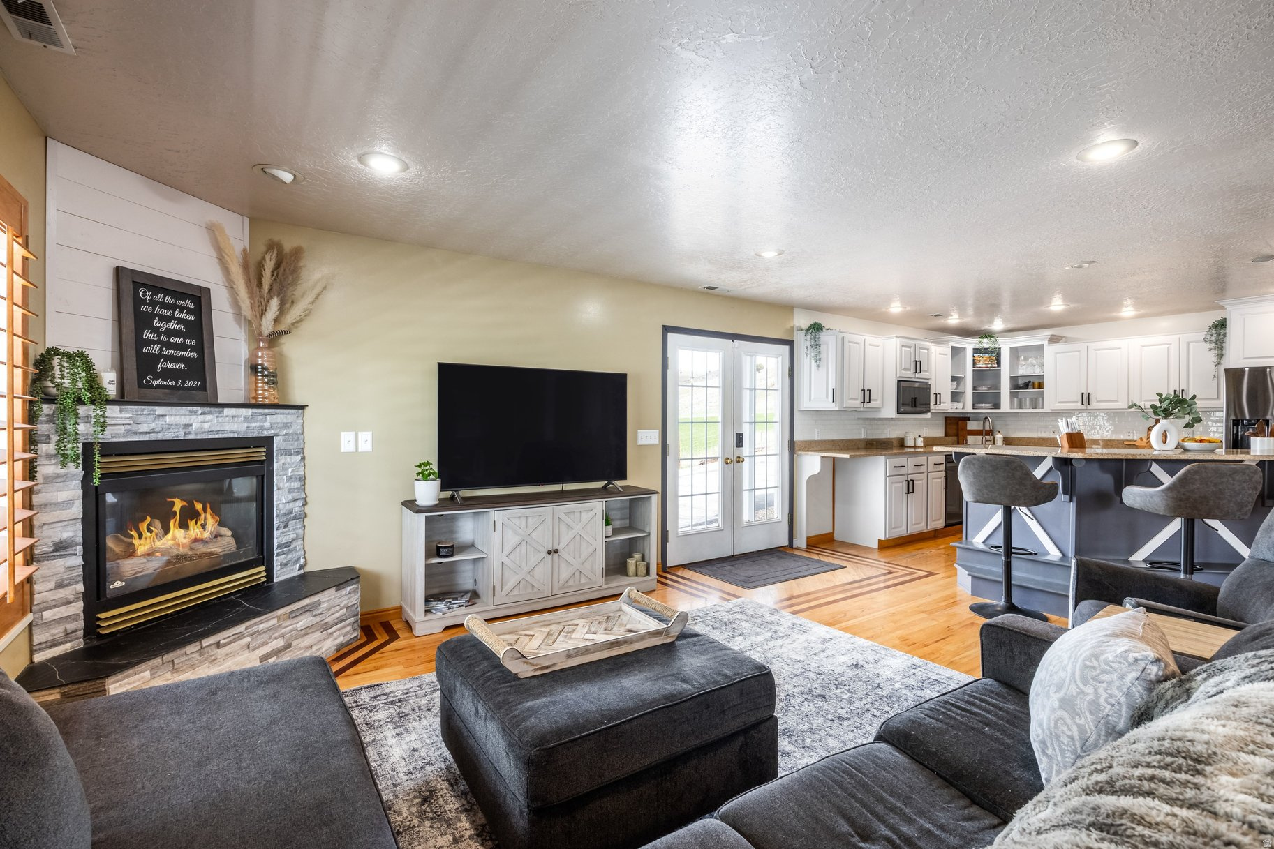 NORTH SUMMIT - Residential