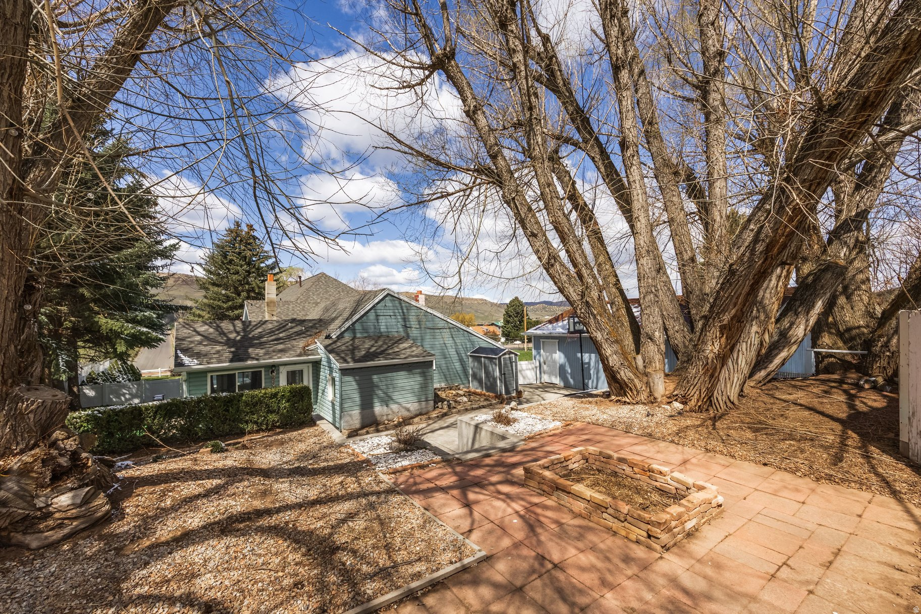 NORTH SUMMIT - Residential