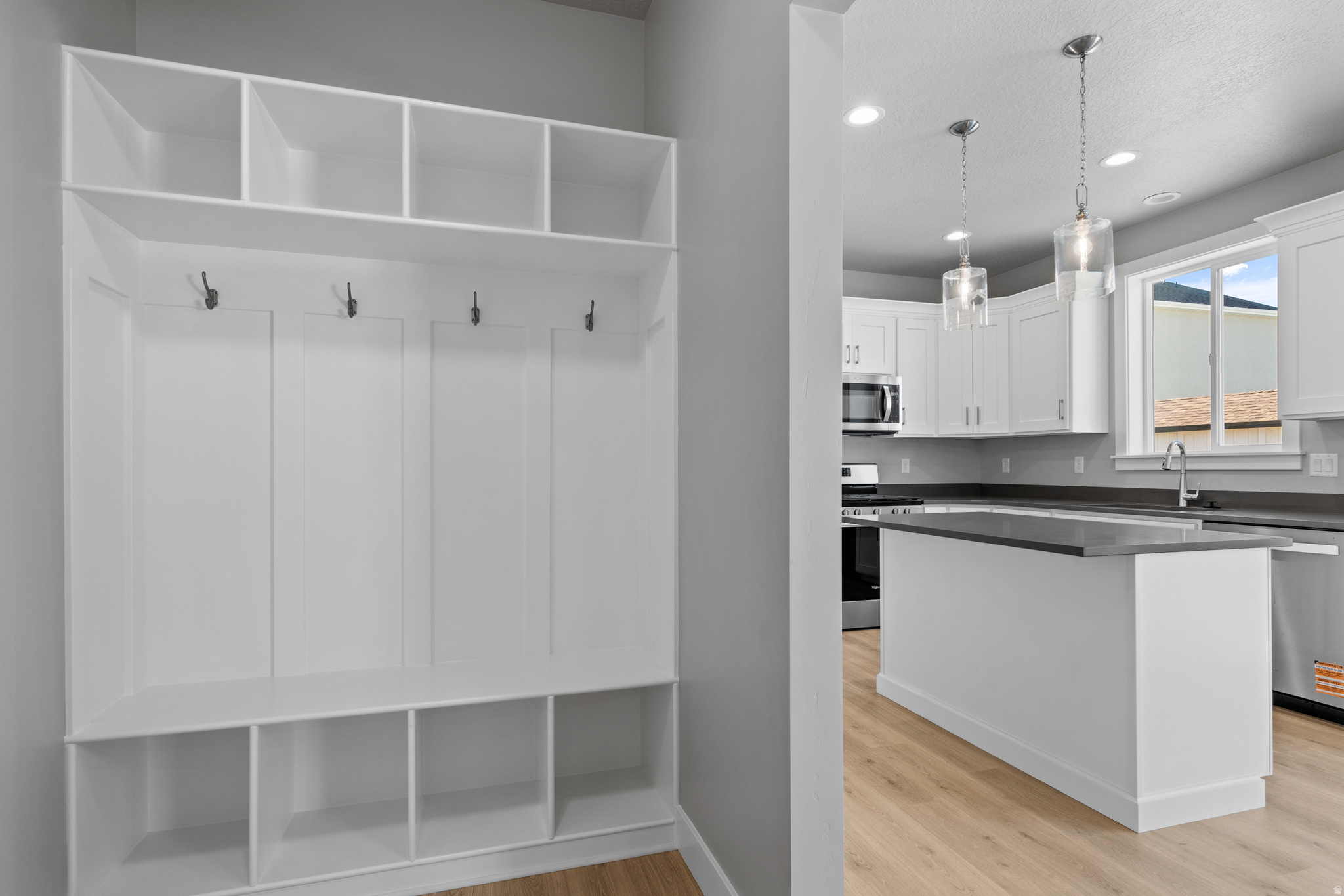 APPLE HOLLOW - Residential