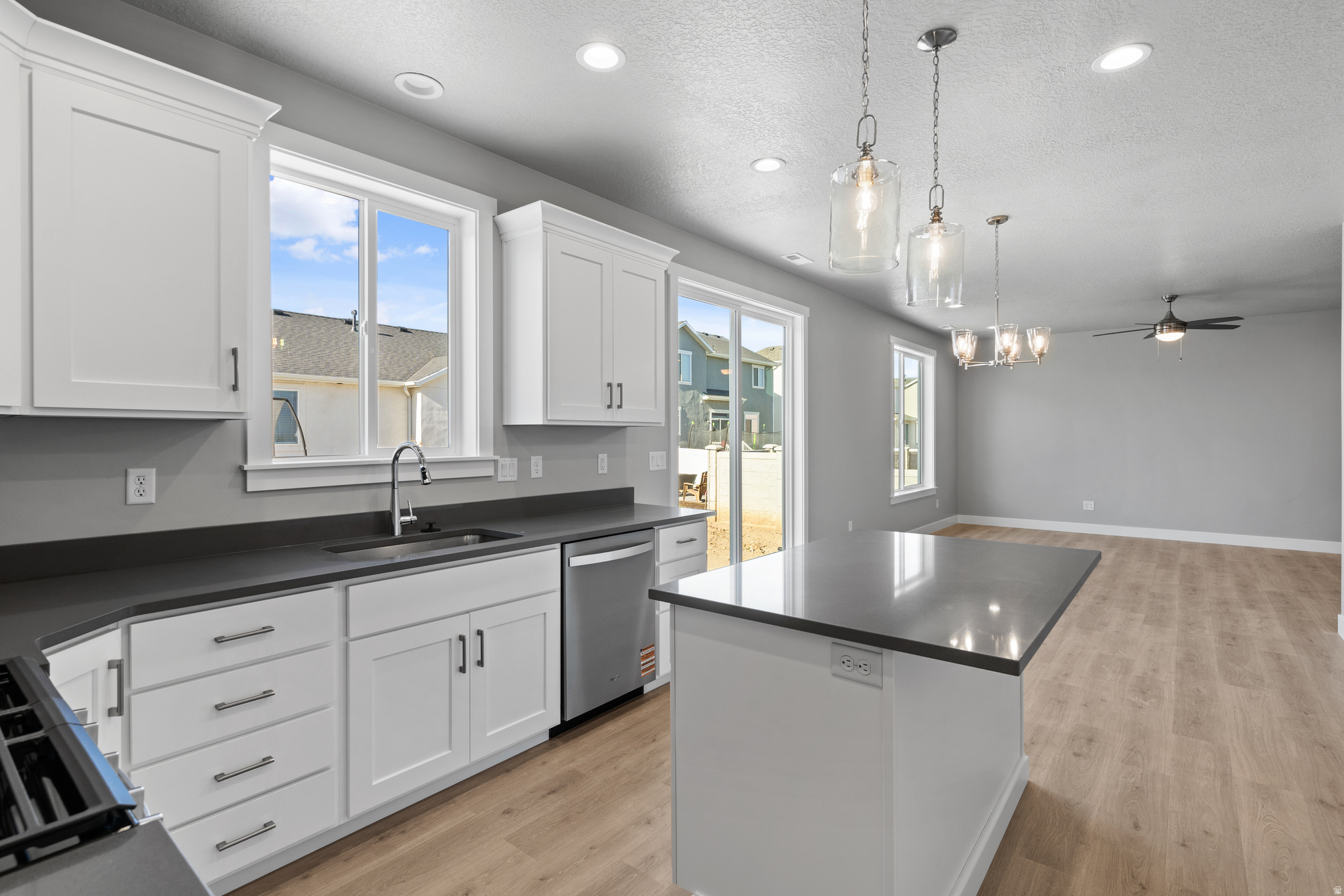 APPLE HOLLOW - Residential