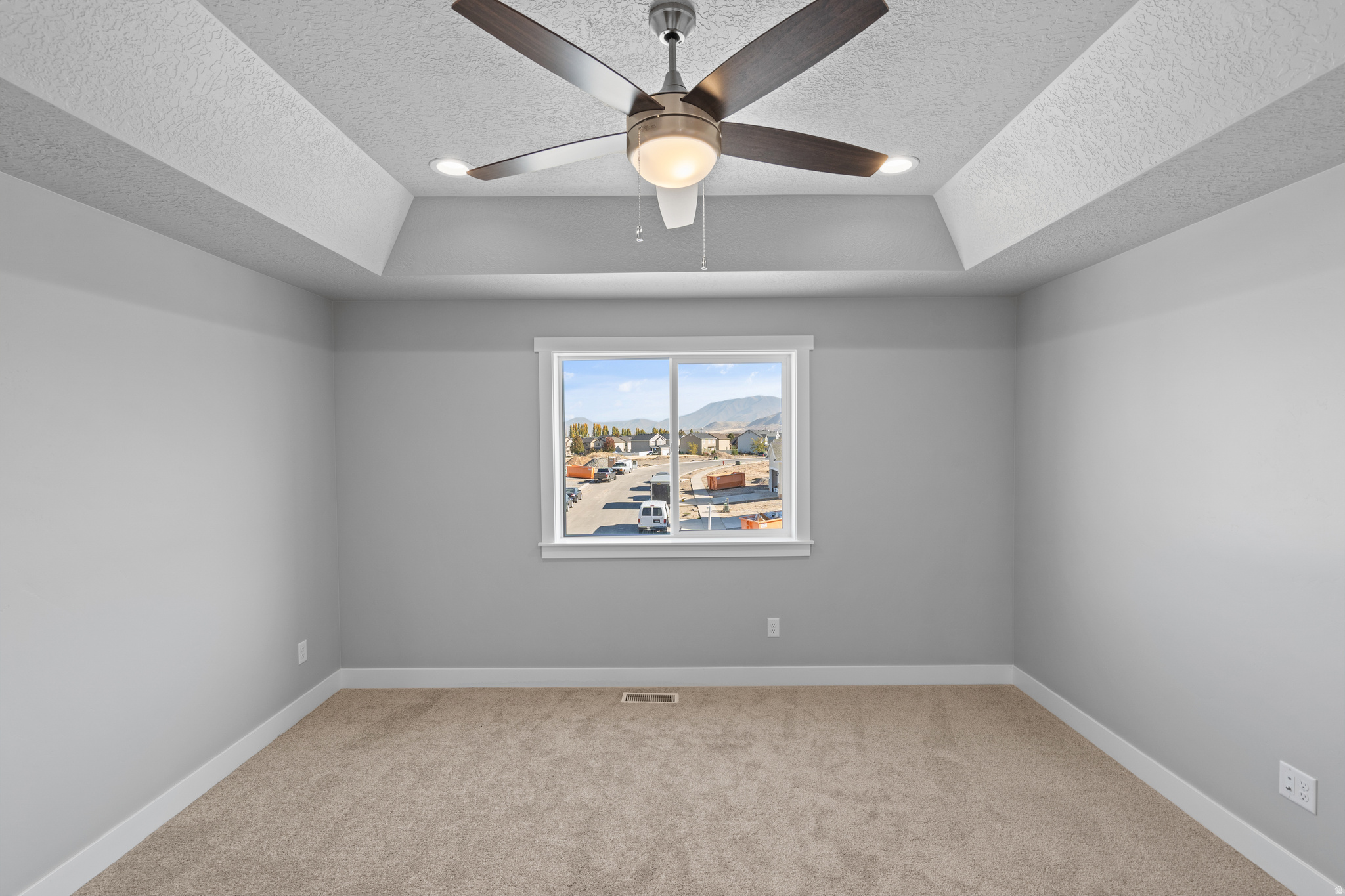 APPLE HOLLOW - Residential