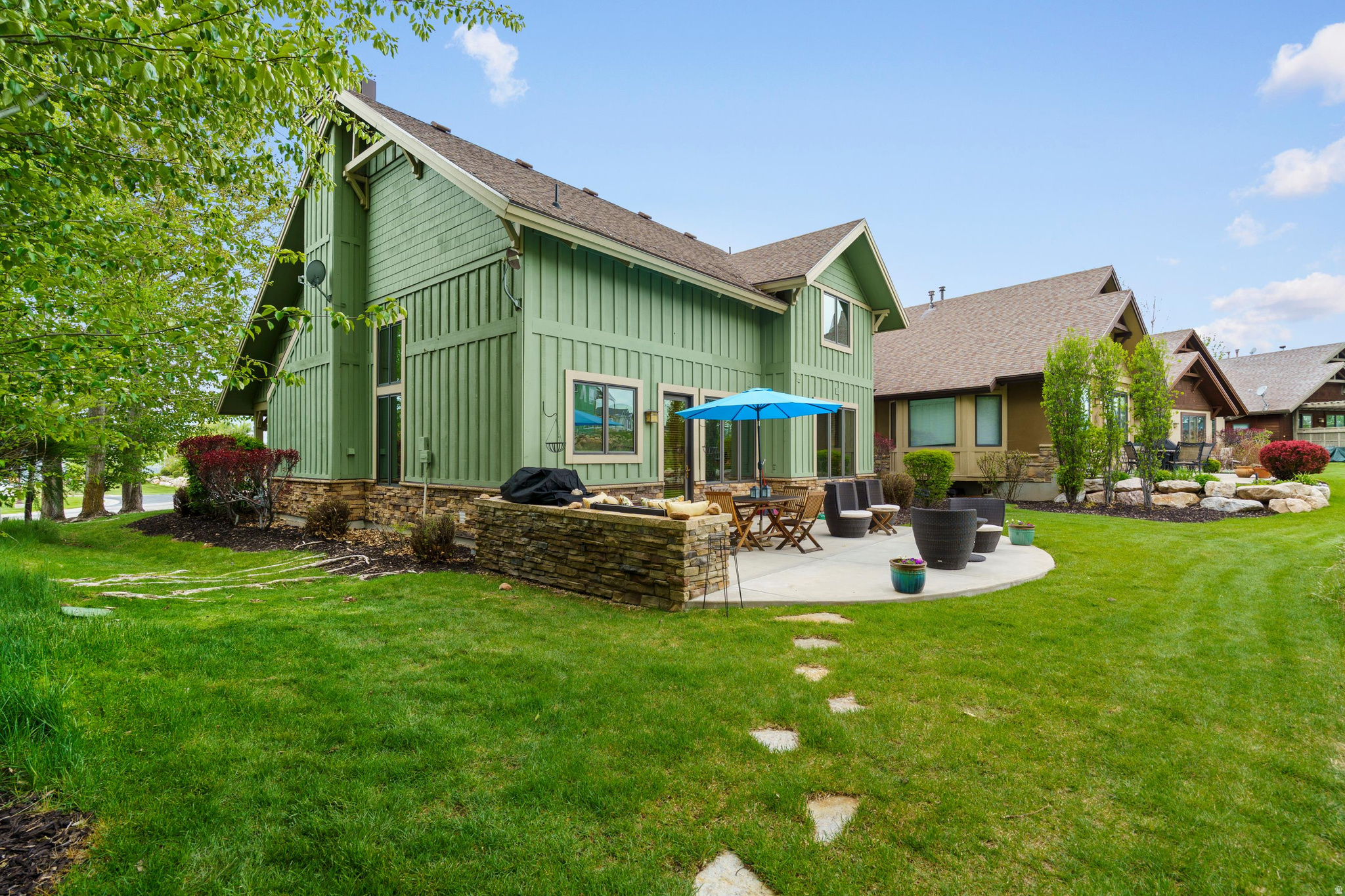 TRAPPERS RIDGE - Residential