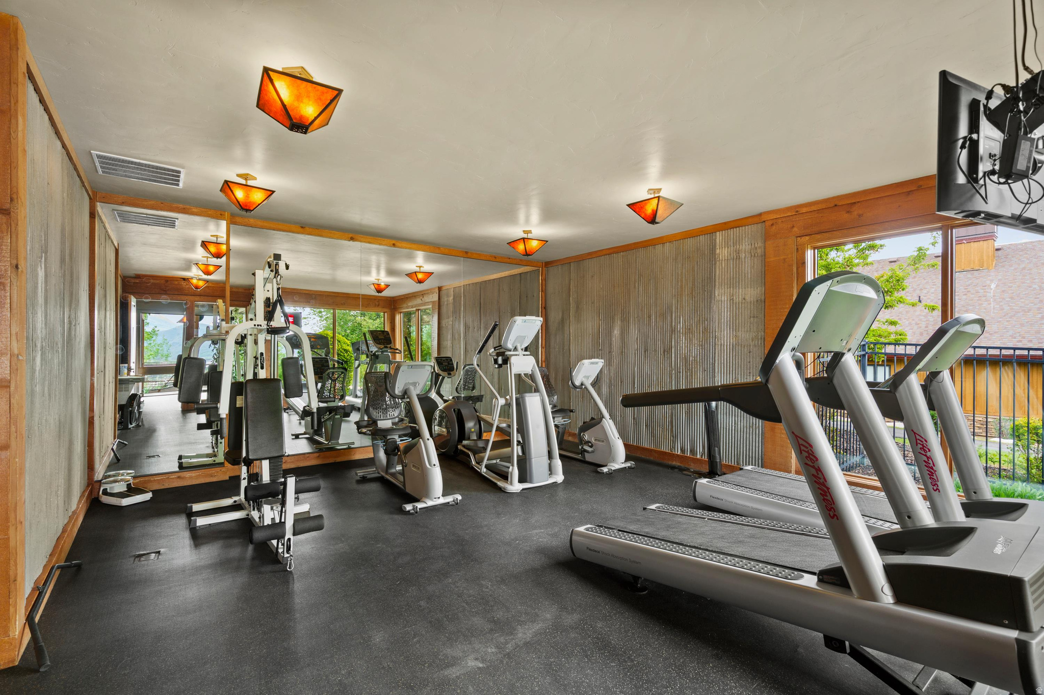 TRAPPERS RIDGE - Residential